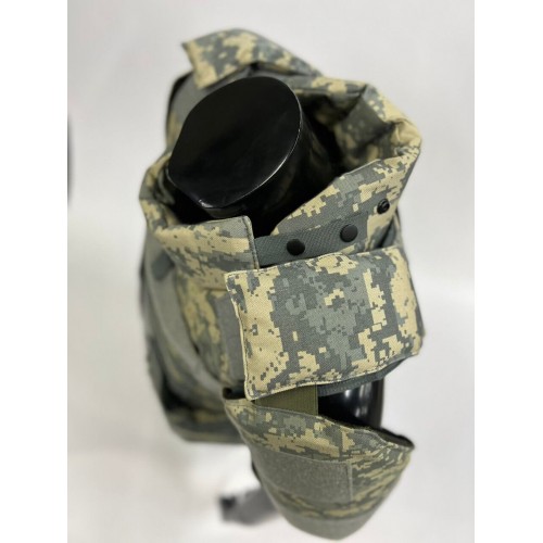 Военный бронежилет пиксельный с плитами в Армавире